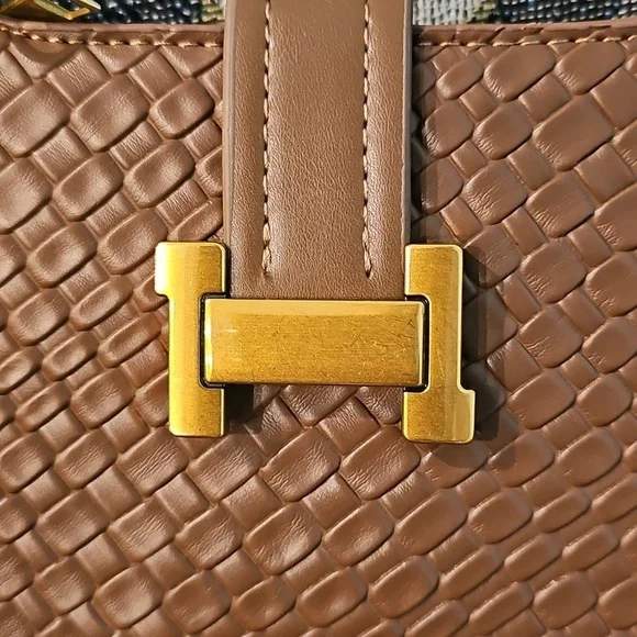 Elegant Panova London Vienna Brown Crossbody Bag - Picture 4 of 5